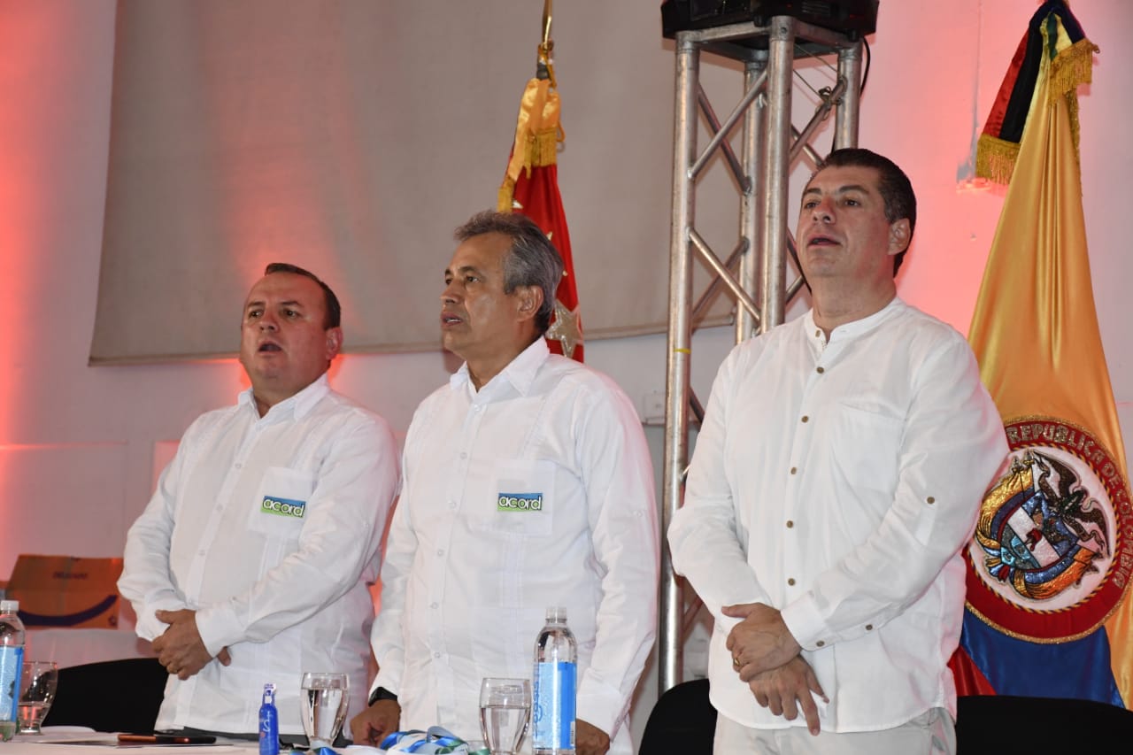 Faiver Hoyos Hernández Presidente de Acord, Carlos Julio Castellanos Director de los Juegos y Oscar Fonseca miembro del Comité Organizador.